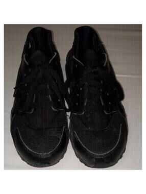 Nike Huarache Sneakers Boys Size 5.5 Youth Black
